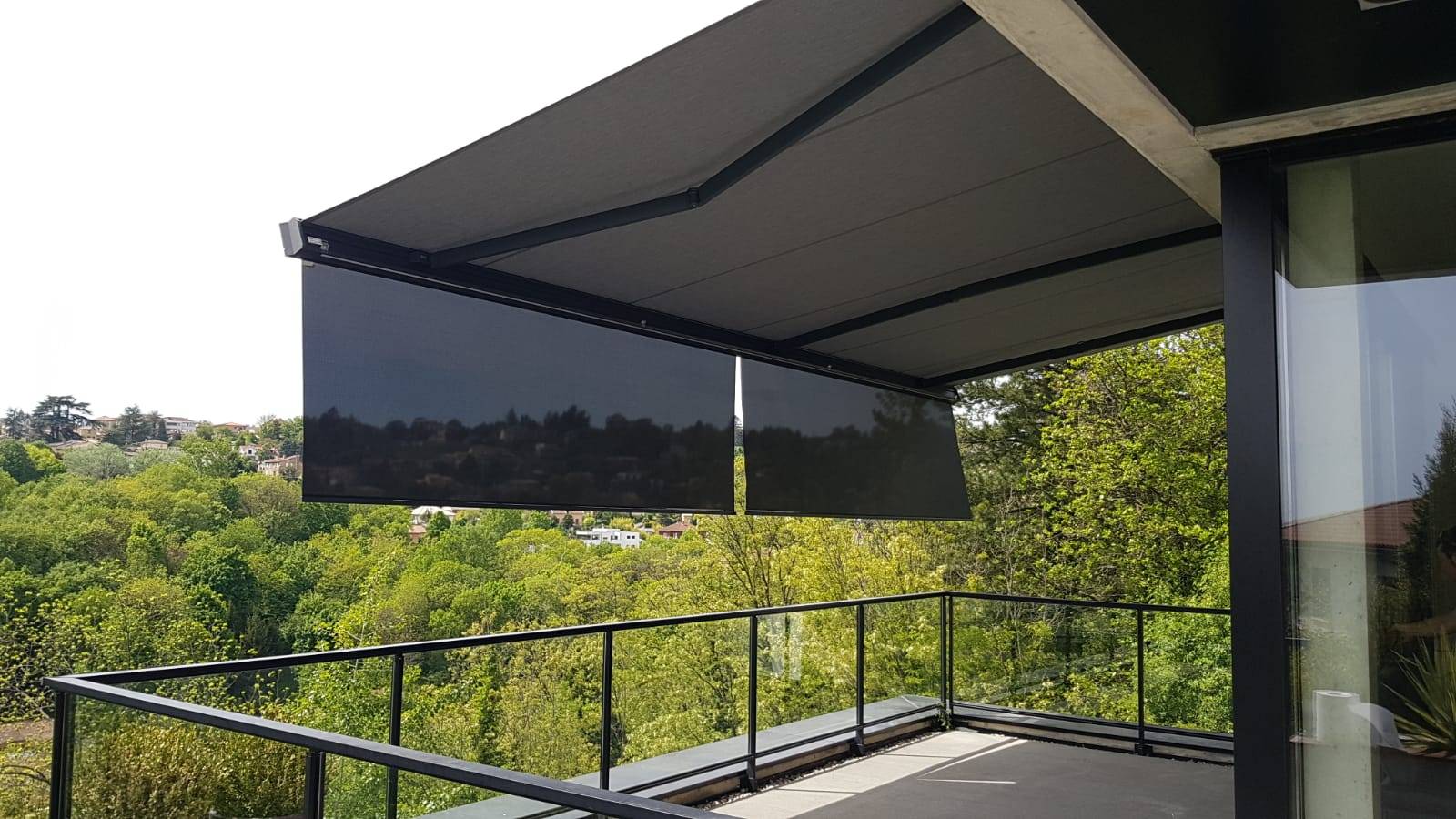 Store extérieur motorisé sur Saint Didier au Mont d'Or proche de Lyon