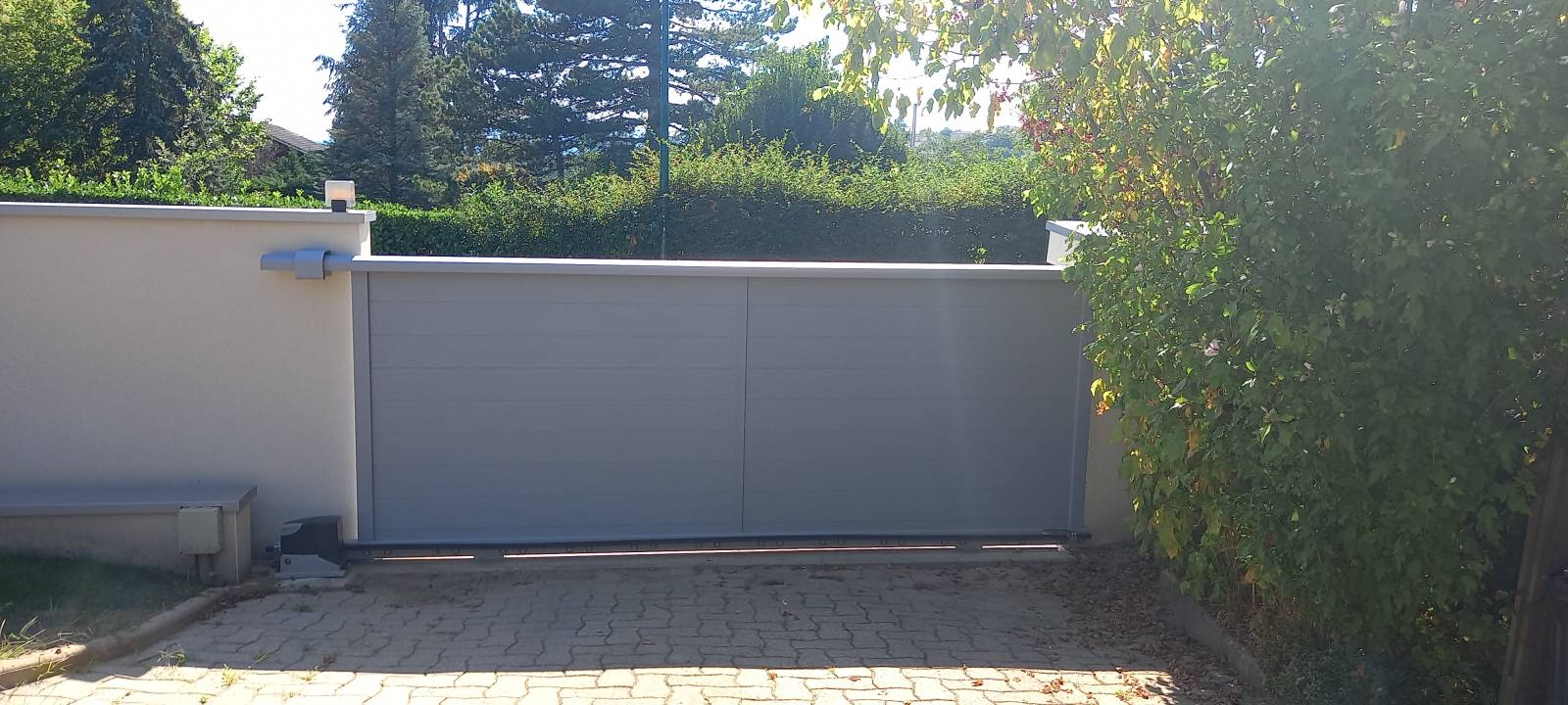 Proche de chez moi installation portail coulissant sur Craponne proche de Lyon Rhone Alpes