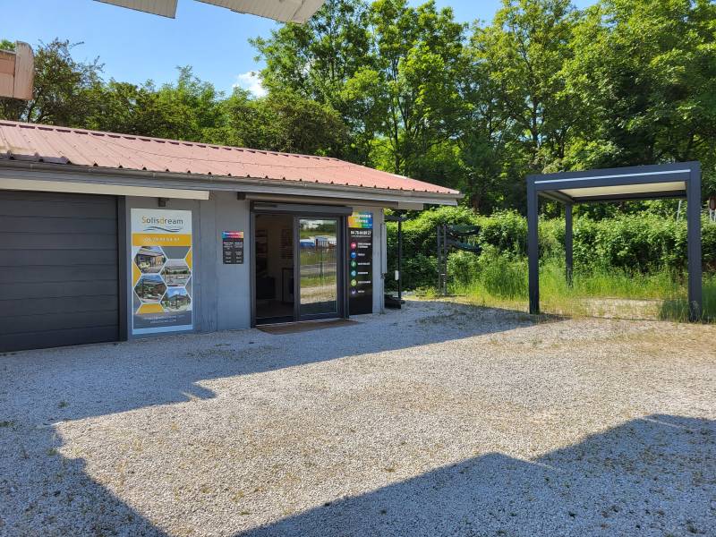 Showroom Craponne Stores à Dommartin