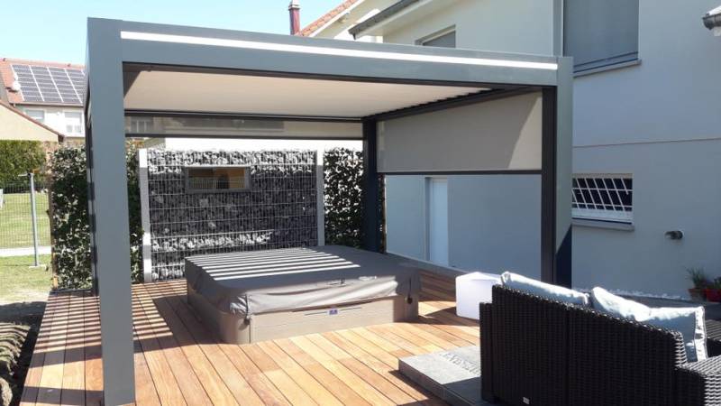 Près de chez vous Pergola bioclimatique avec leds intégrées sur Civrieux d'azergues proche de Lyon Rhone Alpes