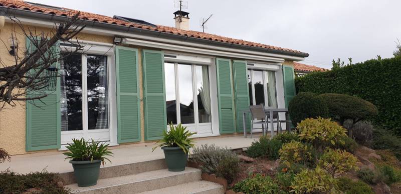 A côté de chez moi volet roulant solaire sur Marcy l'Etoile proche de Lyon