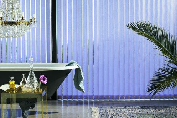 store à lames verticales tissu blanc  à Craponne